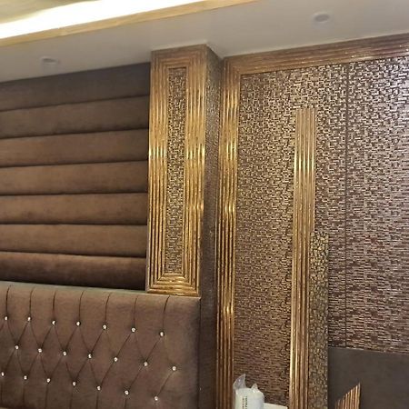 Divine Hotel & Banquet Hall Bhopal Buitenkant foto