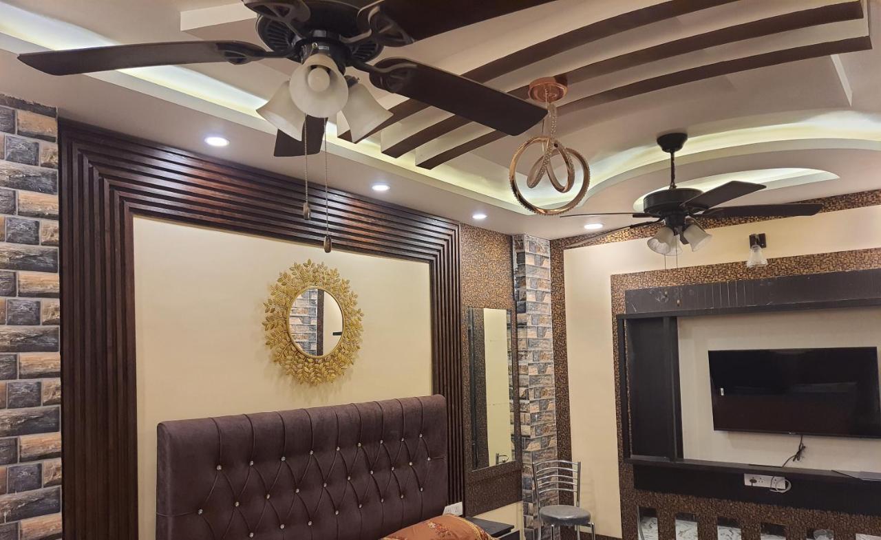 Divine Hotel & Banquet Hall Bhopal Buitenkant foto