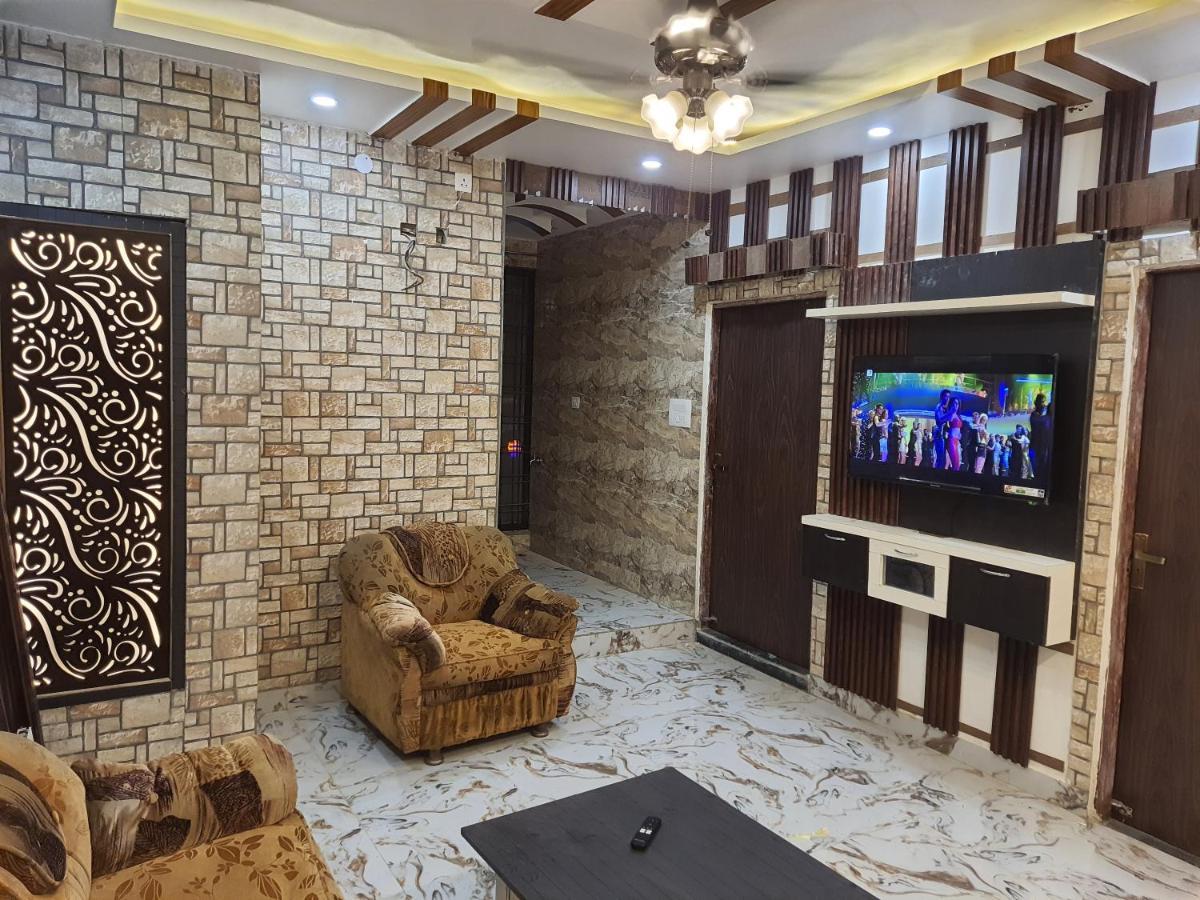 Divine Hotel & Banquet Hall Bhopal Buitenkant foto