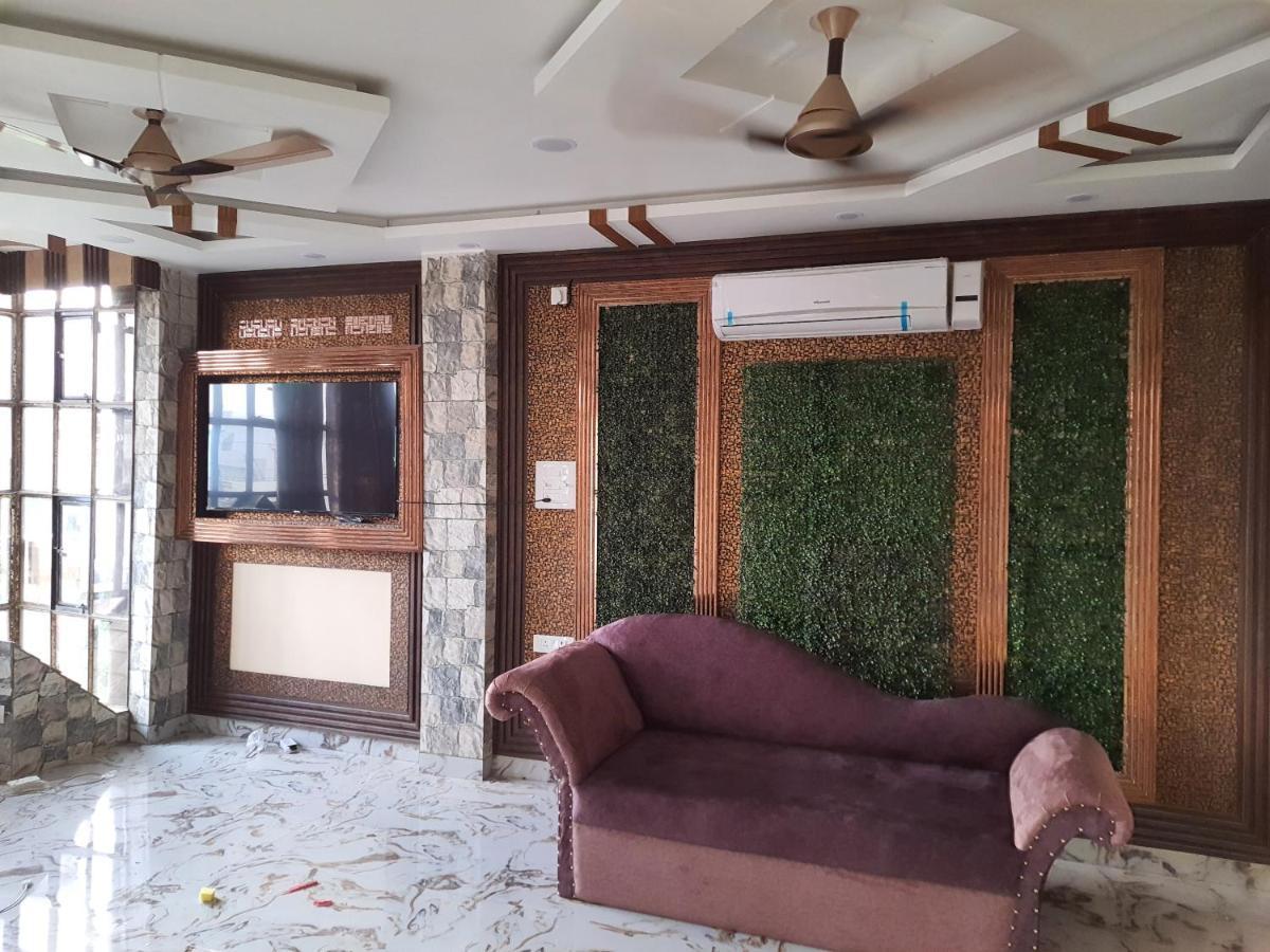 Divine Hotel & Banquet Hall Bhopal Buitenkant foto