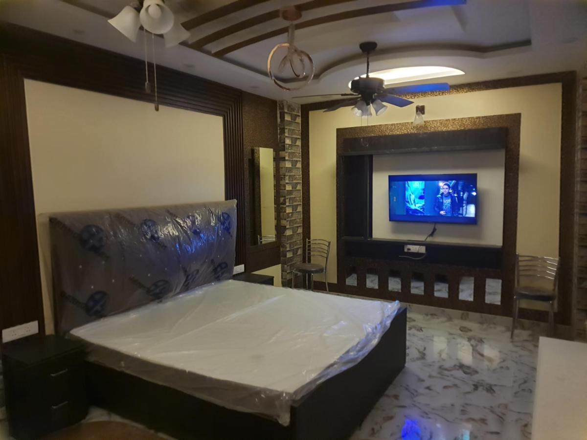 Divine Hotel & Banquet Hall Bhopal Buitenkant foto