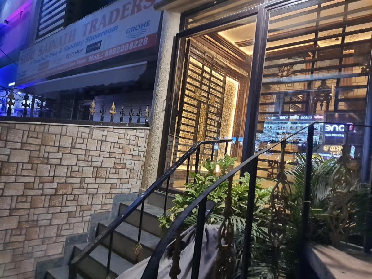 Divine Hotel & Banquet Hall Bhopal Buitenkant foto